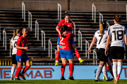 Helsingborsgs Mia Westerblad jublar med lagkamrater