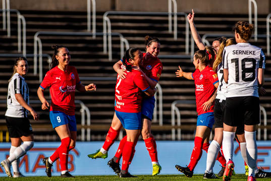 Helsingborsgs Mia Westerblad jublar med lagkamrater