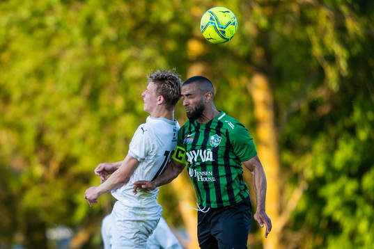 Hittarps Tim Amilon Persson och Högaborgs Kamal Barny