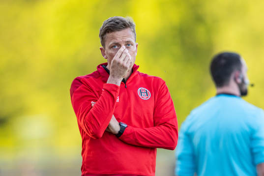 Hittarps tränare Erik Edman deppar