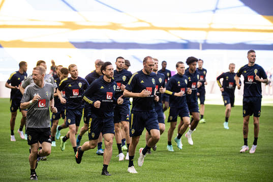 Gustav Svensson and Andreas Granqvist of the Swedish
