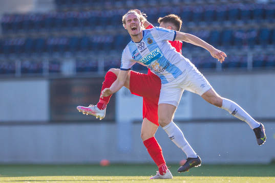 Assyriskas Antonio Yakoub och Gefles Linus Sahlin