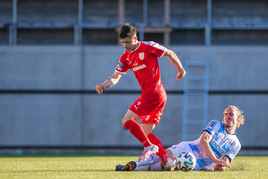 Assyriskas Antonio Yakoub och Gefles Linus Sahlin
