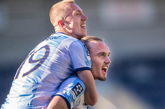 Gefles Linus Sahlin och Isac Lidberg jublar
