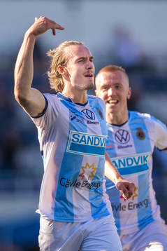 Gefles Linus Sahlin och Isac Lidberg jublar