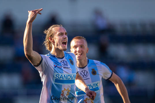 Gefles Linus Sahlin jublar