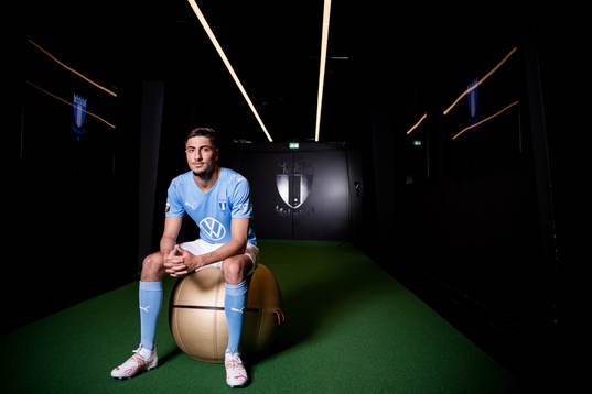 Malmö FF presenterar Peter Gwargis som ny spelare