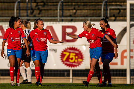 Helsingborgs Ebba Manglind, Stephanie Petersson och Maya
