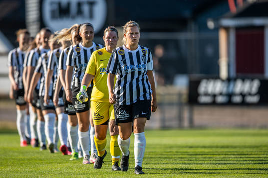 Landskronas Emelier Möller med lagkamrater