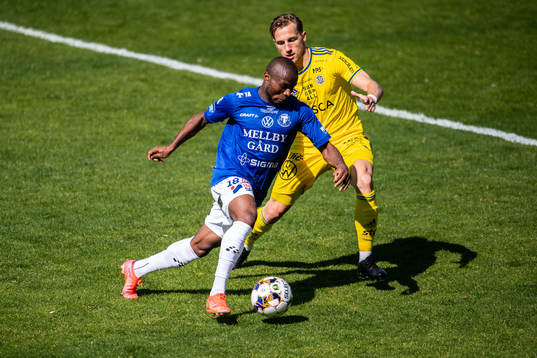 Trelleborgs Henry Offia och Sundsvalls Daniel Stensson