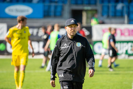 Sundsvalls tränare Henrik Åhnstrand deppar