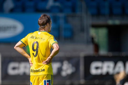 Sundsvalls Linus Hallenius deppar