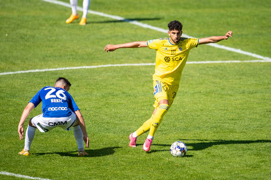 Trelleborgs Haris Brkic och Sundsvalls Paya Pichkah
