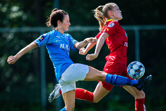 Silje Paulsen of Grei and Oline Brekke Fuglem of Røa