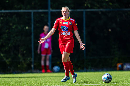 Mathilde Hauge Harviken of Røa reacts