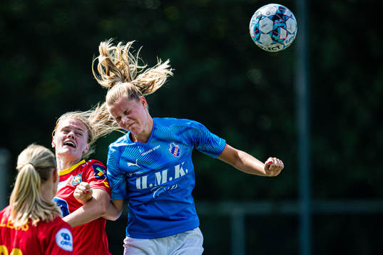 Tuva Lotte Leschbrandt Espås of Røa and Synne Sofie