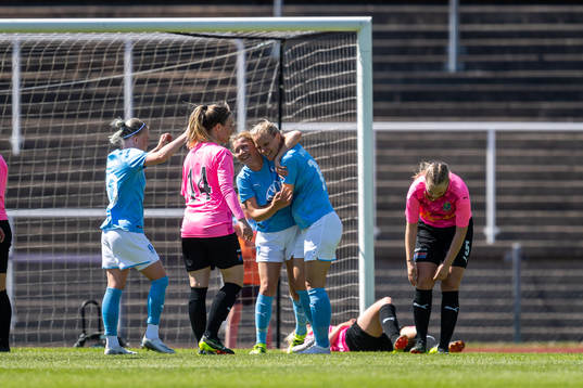 Malmö FFs Elvira Ramel jublar
