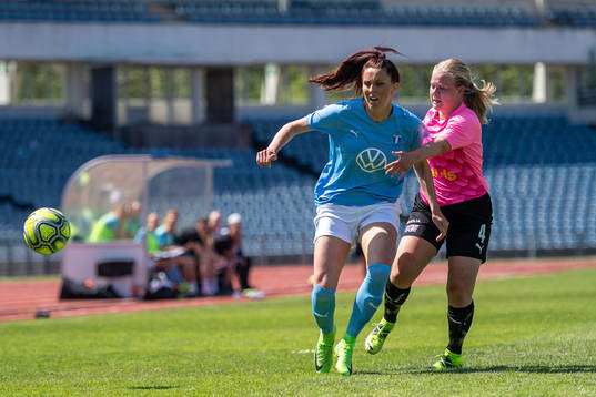 Malmö FFs Malin Gunnarsson mot Lunds Julia Svegin