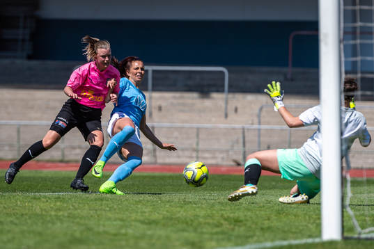Malmö FFs Malin Gunnarsson oroar framför Lunds mål