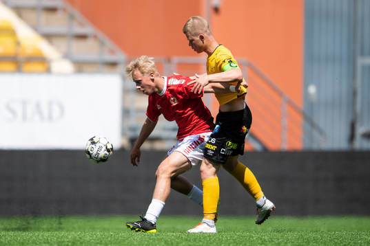 Kalmars Alex Mortensen och Elfsborgs Filip Gustafsson
