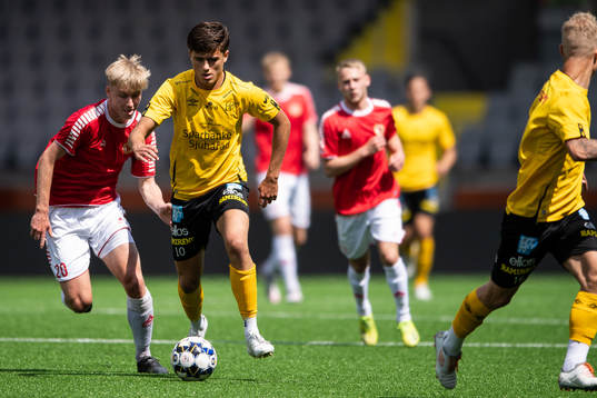 Elfsborgs Besfort Zeneli och Kalmars Olle Lindh