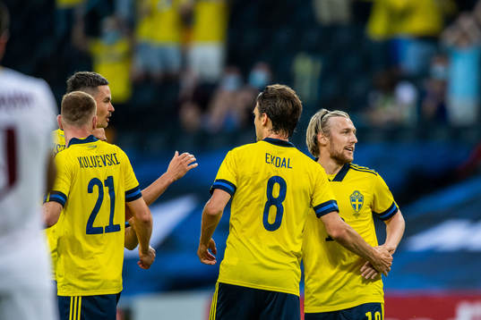 Emil Forsberg of Sweden celebrates 1-0