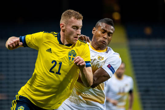 Dejan Kulusevski of Sweden and Wbemyar Angulo Mosquera of