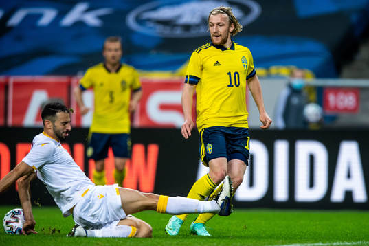Taron Voskanyan of Armenia and Emil Forsberg of Sweden