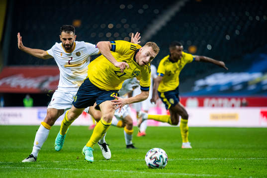Andre Jack Calisir of Armenia and Dejan Kulusevski of Sweden