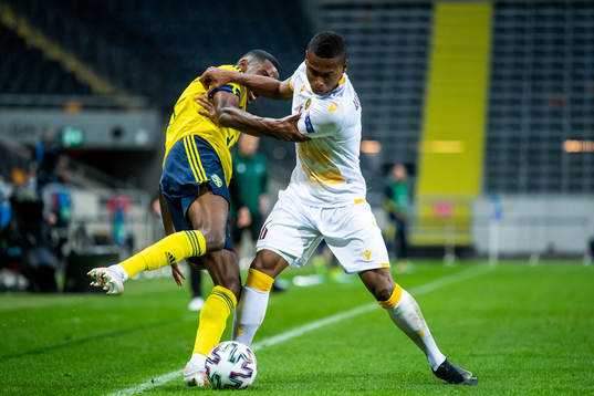 Alexander Isak of Sweden and Wbemyar Angulo Mosquera of