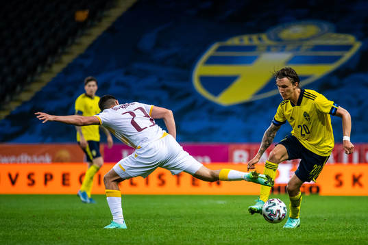 Vahan Bichakhcyan of Armenia and Kristoffer Olsson of Sweden