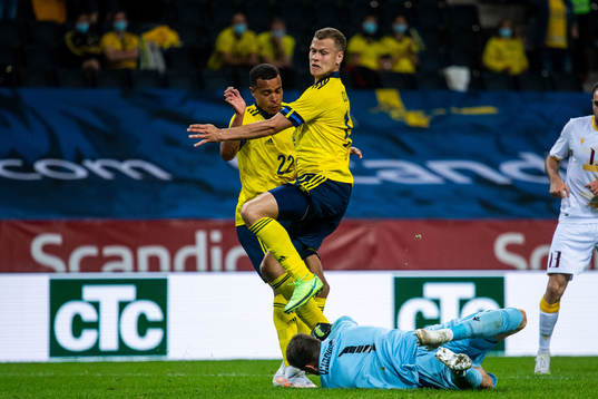 Robin Quaison and Viktor Claesson of Sweden