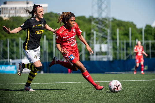 s Hallbera Gisladottir och Örebros Dessislava Dupuy
