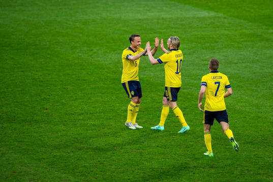 Emil Forsberg of Sweden celebrates with teammates