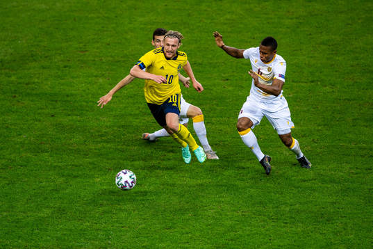 Emil Forsberg of Sweden and Wbemyar Angulo Mosquera of