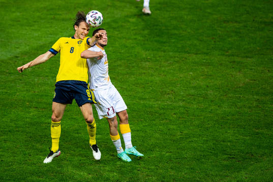 Albin Ekdal of Sweden and Vahan Bichakhcyan of Armenia