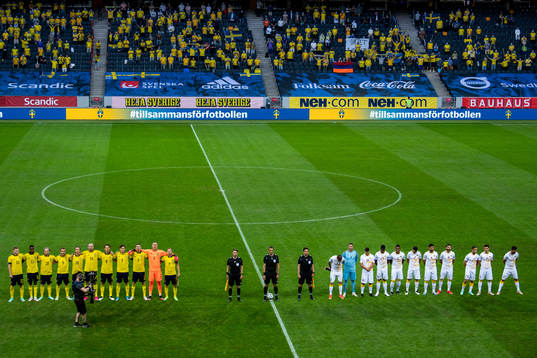 Players of Sweden and of Armenia