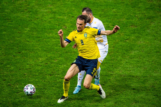 Albin Ekdal of Sweden and Tigran Barseghyan of Armenia