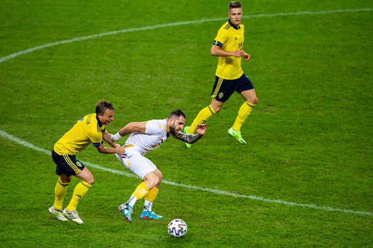 Pierre Bengtsson of Sweden and Tigran Barseghyan of Armenia