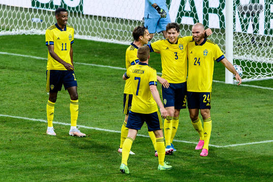 Marcus Danielson of Sweden (t.r) celebrate together with
