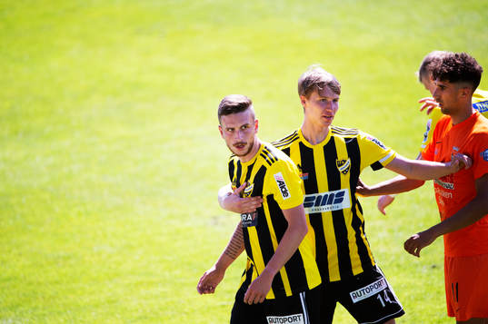 IFK Hässleholms Max Sandberg och Hugo Arvidsson i matchen
