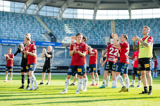 Örgrytes spelare tackar publiken