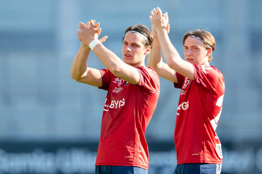 Örgrytes Kevin Ackermann och William Svensson tackar