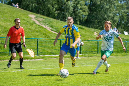 Bläddra bland fler bilder av Fotboll, Div 2 Västra Götaland, herr, Eskilsminne - Västra Frölunda