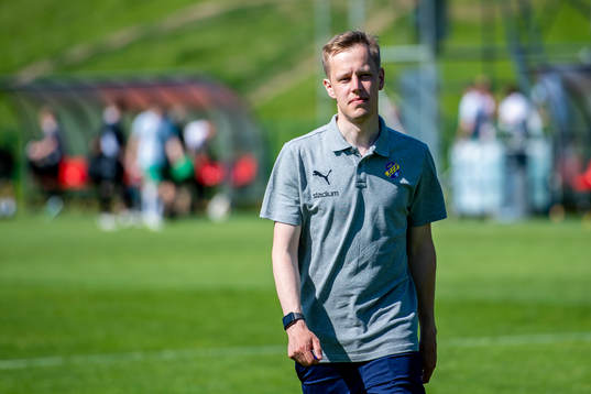 Eskilsminnes Ass. Tränare André Petersson deppar