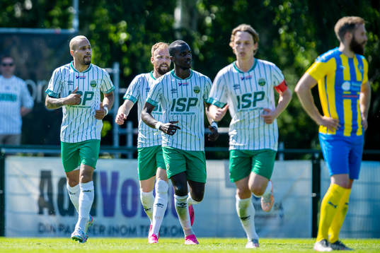 Västra frölundas Pascal Olsson jublar