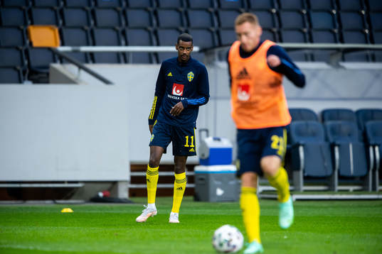Alexander Isak and Dejan Kulusevski of Sweden