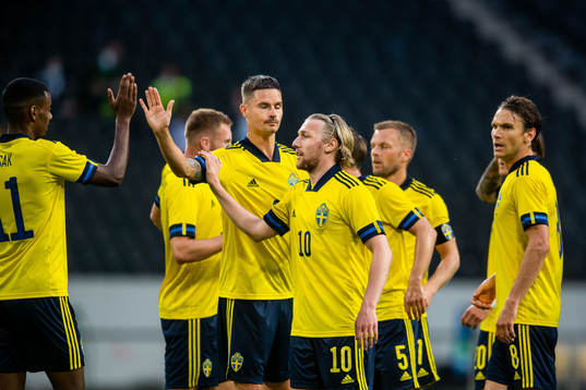 Emil Forsberg of Sweden celebrates 1-0  tighter with