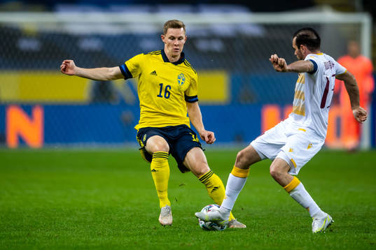 Emil Krafth of Sweden and Kamo Hovhannisyan of Armenia