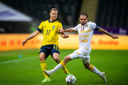Viktor Claesson of Sweden and Kamo Hovhannisyan of Armenia